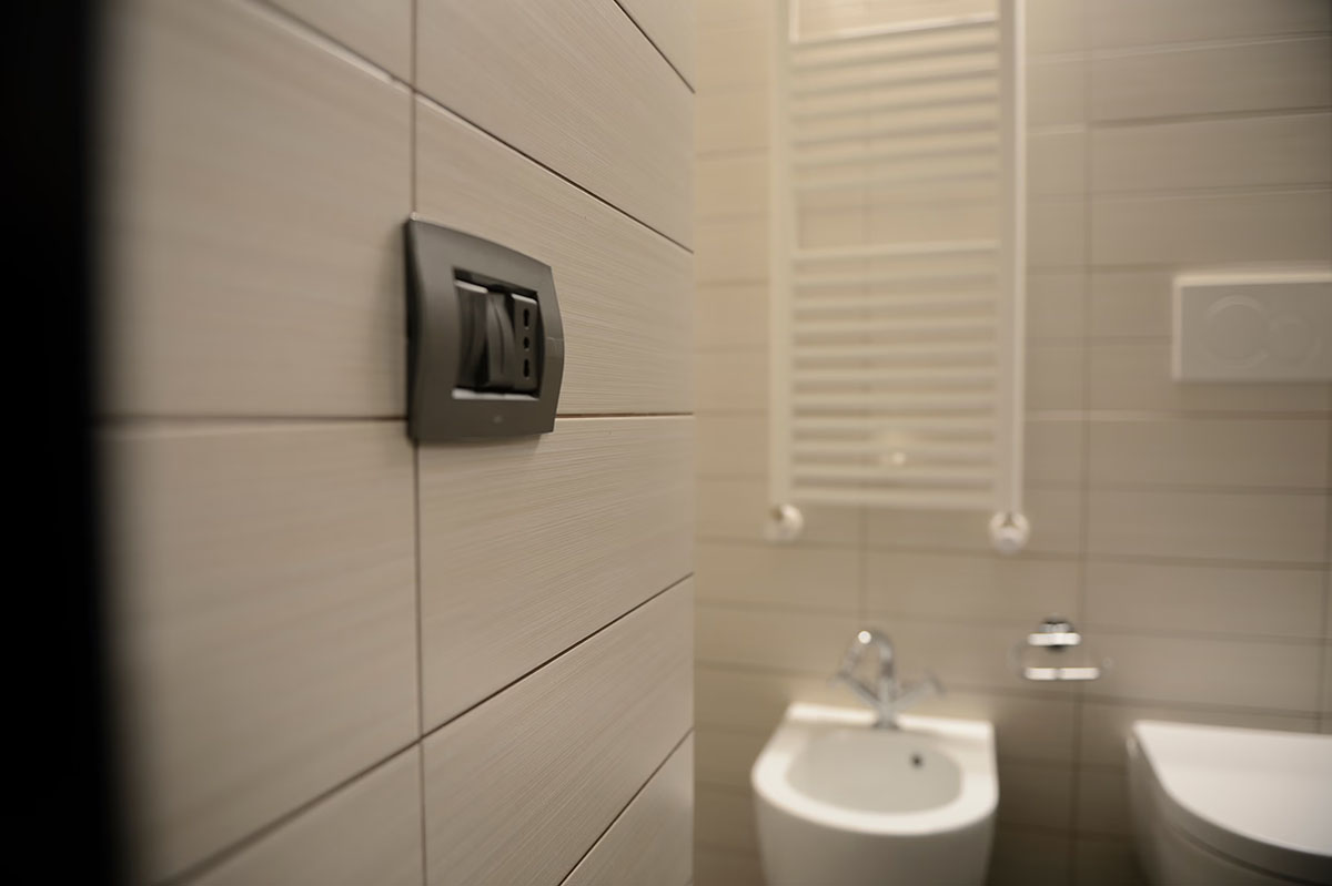 Ristrutturazione attivita commerciale interni bagno