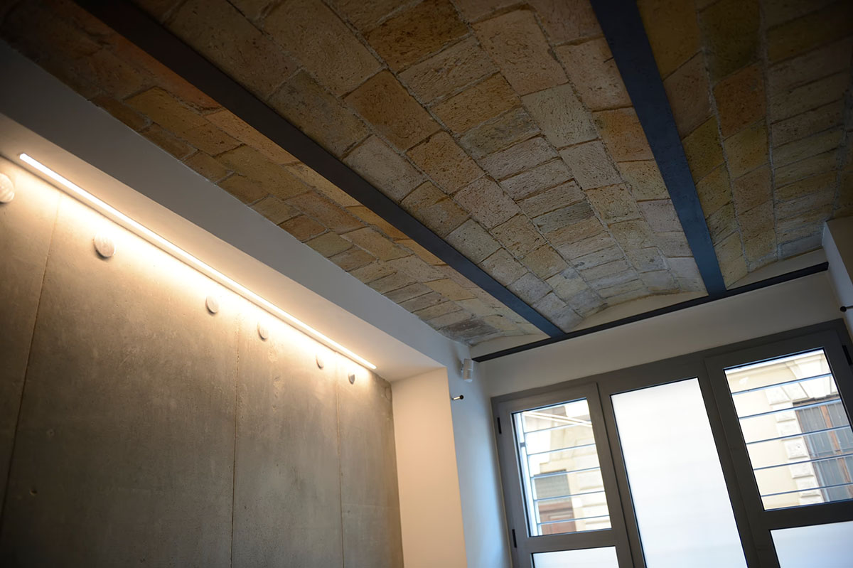 Ristrutturazione attivita commerciale interni soffitto